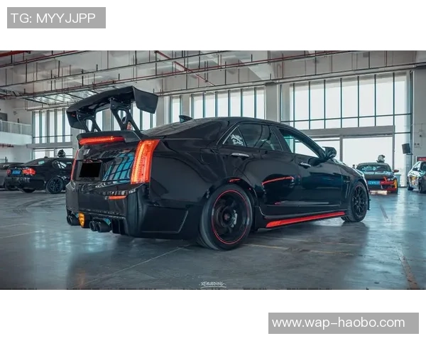 耐克足球鞋波霸助你在球场上尽显风采，提升竞技表现与舒适度的完美选择